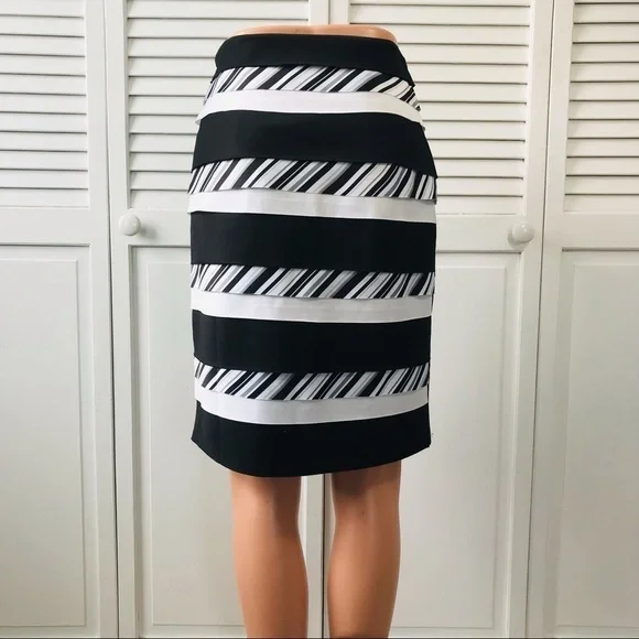 New WHITE HOUSE BLACK MARKET Black White Bumble Bee Skirt Size 2